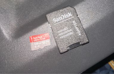 SanDisk Ultra PLUS 128GB microSDXC Memory Card + SD Adapter