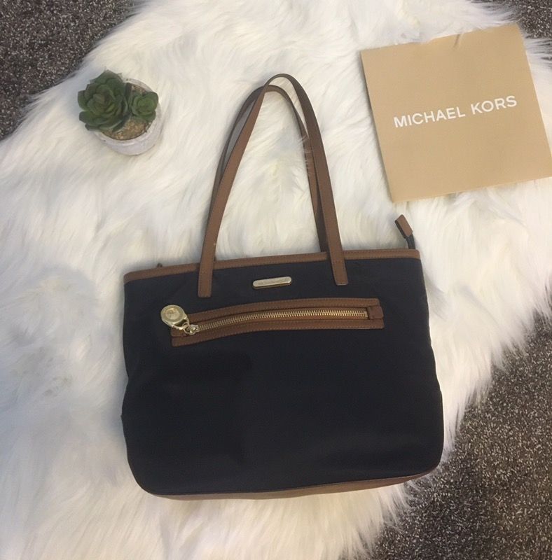 Michael kors shoulder bag