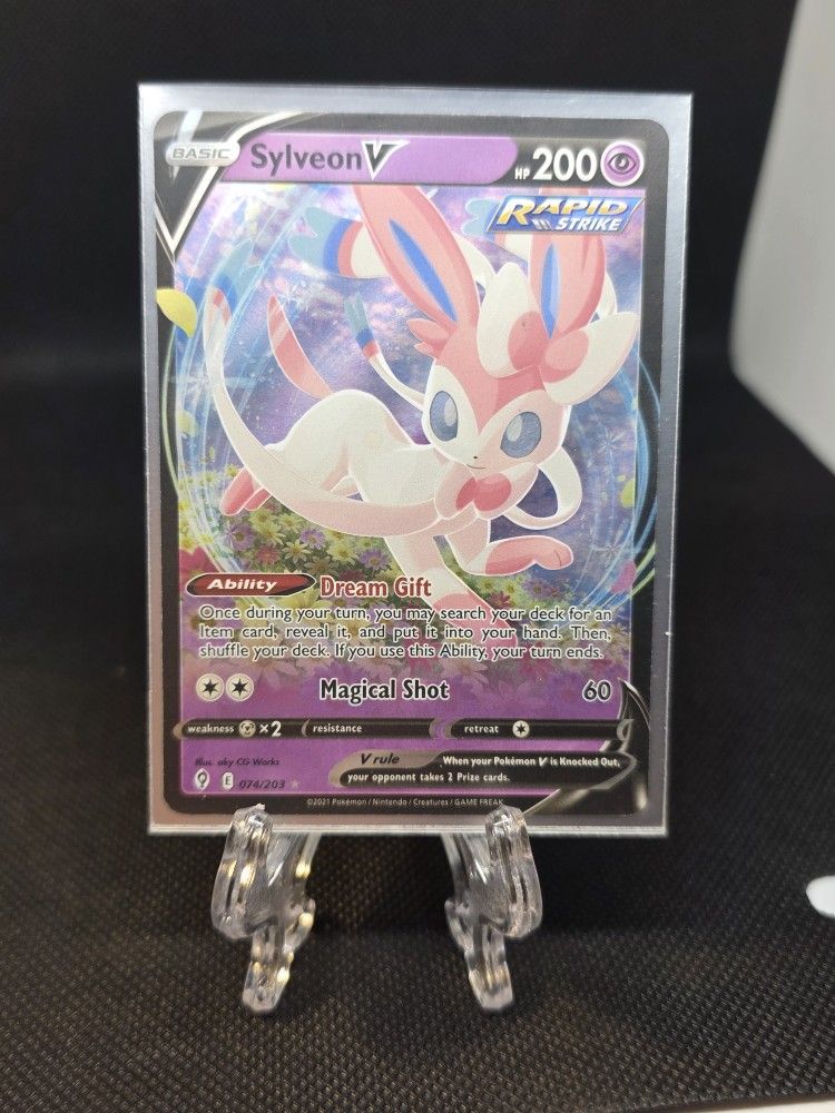 Pokémon Card Sylveon V 074/203 Evolving Skies Near Mint - Mint