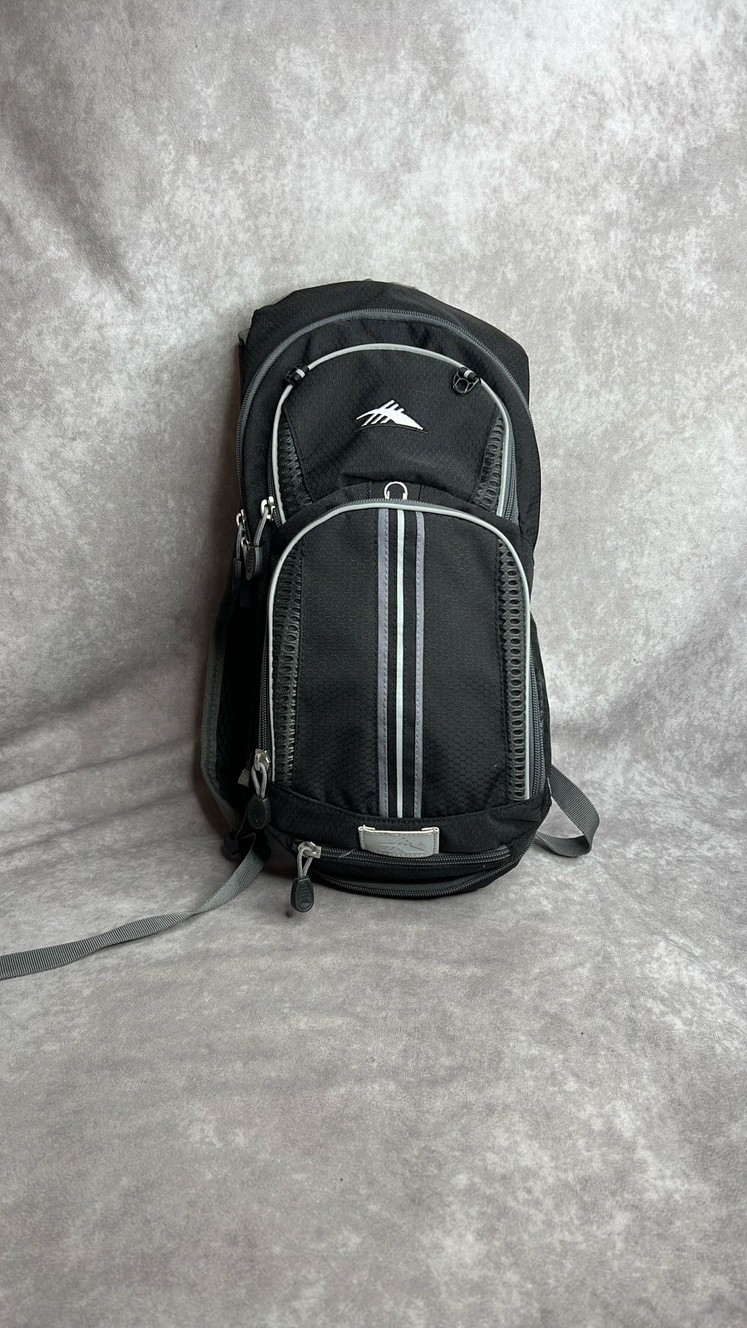 HIGH SIERRA Hiking Hydration Carrier Backpack Camping 2L Outdoors Black