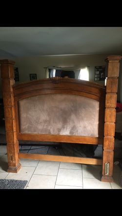 Headboard (queen And Can Be Ysed For A Full As Well)