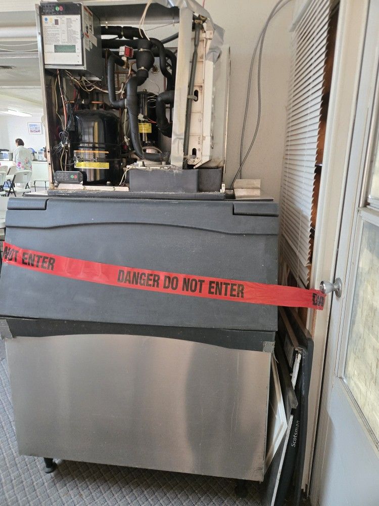 scotsman b842s Ice Machine