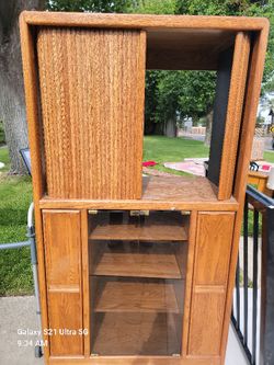 TV Stand With Shelfs