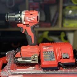 Milwaukee M18 18V Lithium-lon Brushless Cordless 1/2 in. Compact Drill/Driver With 2.0 M18 Battery And Charger 