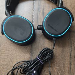 SteelSeries Arctis 5 RGB Gaming Headset