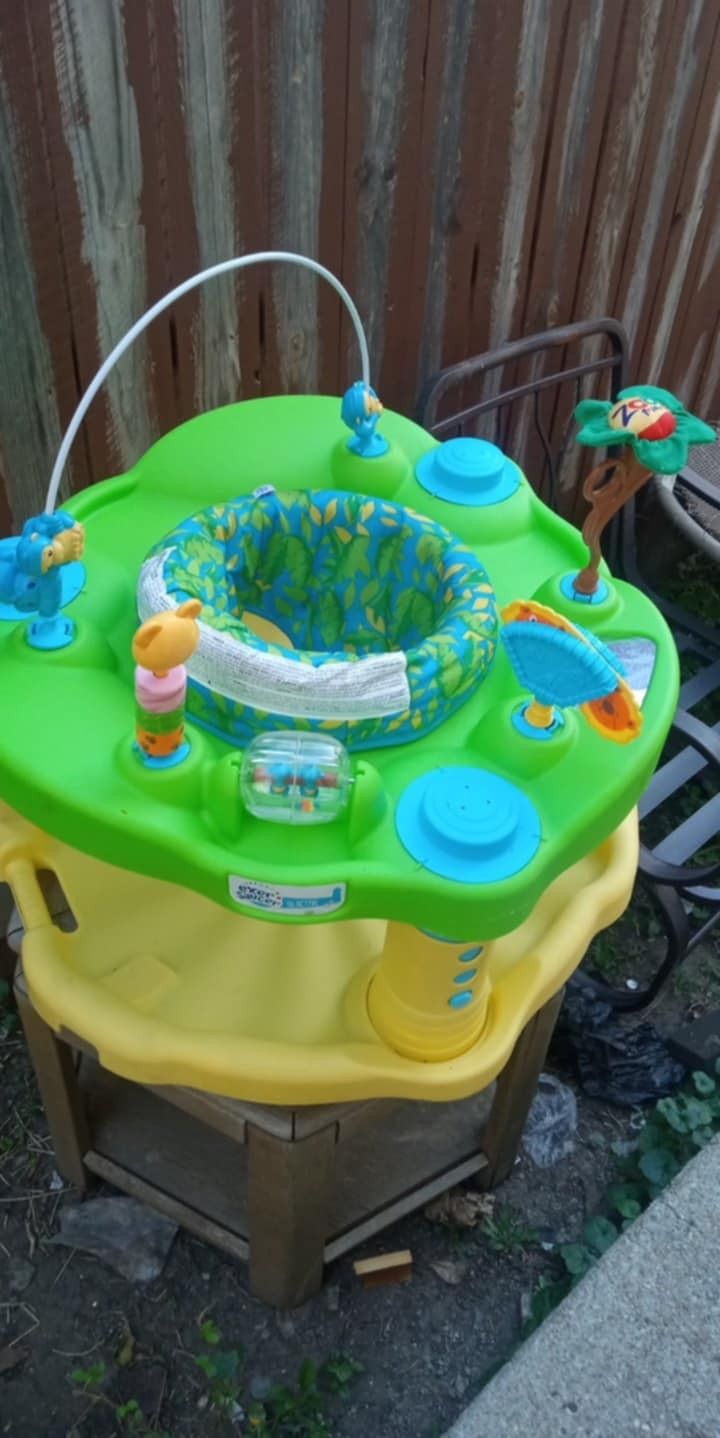 Kids Activity Center Good Condition $15.00