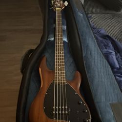 Stingray 5 - Ernie ball music man  Custom