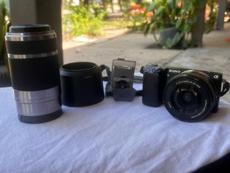 Sony NEX-5T Mirrorless Camera - Double Lens Bundle Kit (Wi-Fi/180° Screen) with Carrying Case.