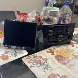 2018 Chrysler 300s Radio Screen 