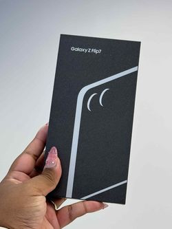 Samsung Galaxy Z Flip 7 5G (Unlocked) - Pay $5 DOWN AVAILABLE - NO CREDIT NEEDED