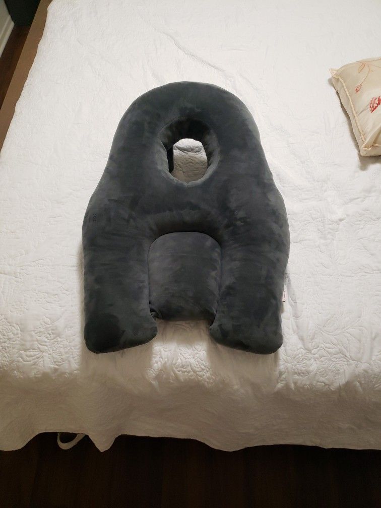 Pillow for eye surgery for adult