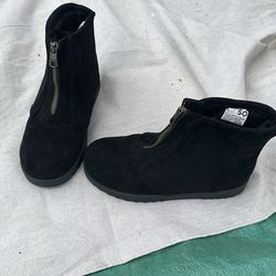 SO Black Boots- Size 7