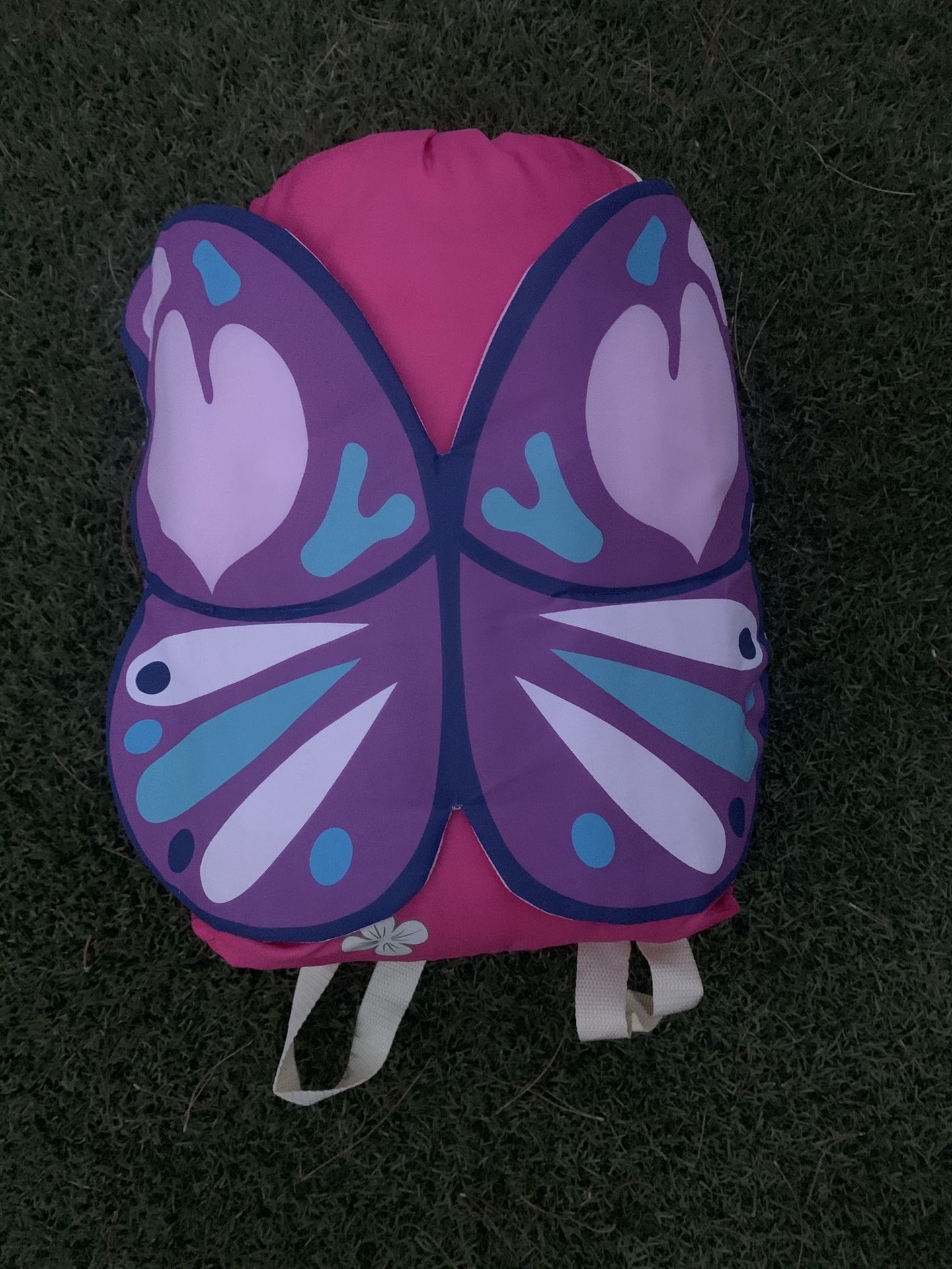 GIRLS BUTTERFLY SLEEPING BAG 2 FT IN X 4 FT 7 IN Like New - just used once. Comes with backpack. Feel free to message me.
