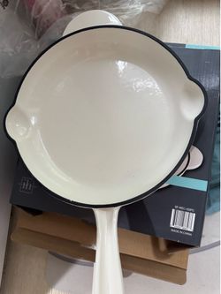 Enameled cast iron skillet