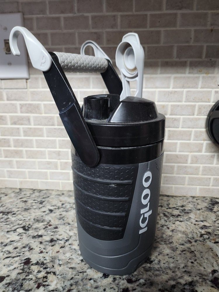 Igloo Drink Cooler