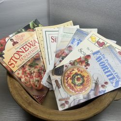 Pampered Chef Family Heritage Stoneware 12.5” Large Baking Bowl + 7 Pampered Chef Recipe Books-Reduced Again 