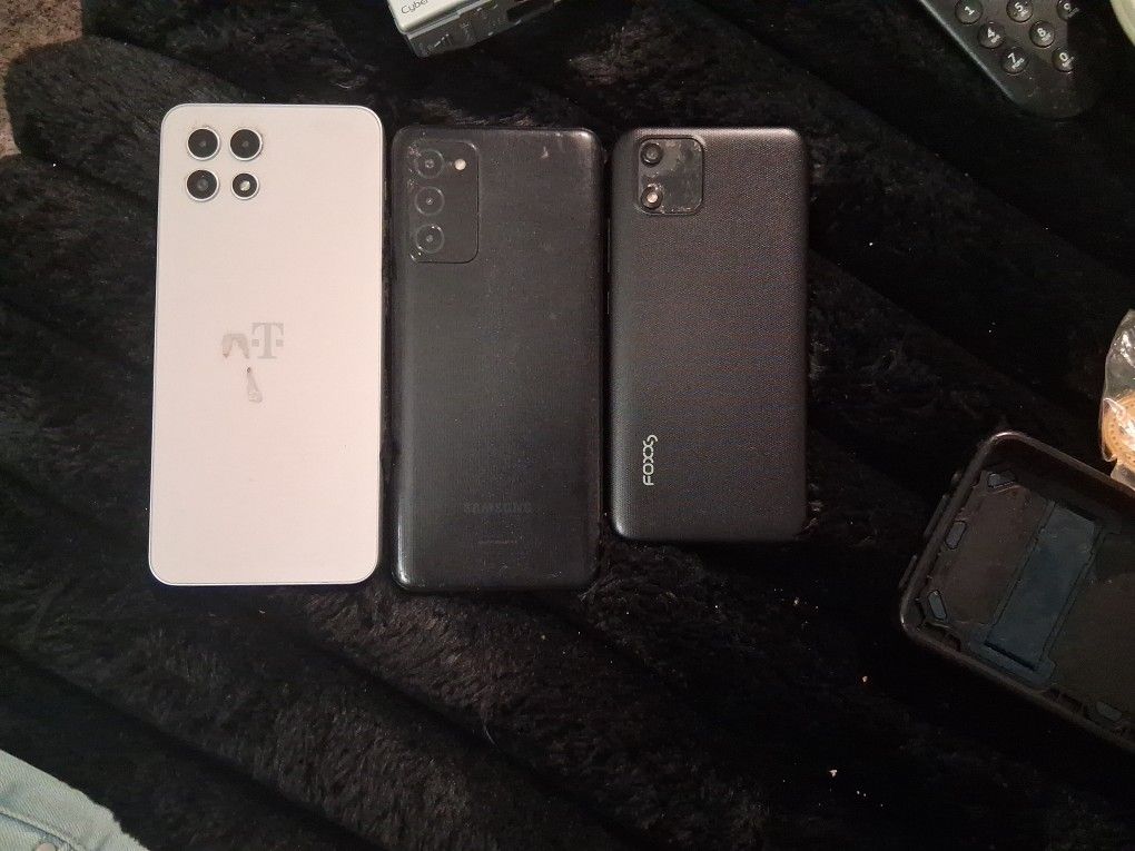 3 Phones For Parts