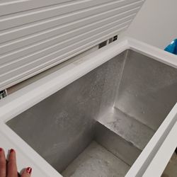 Hotpoint Deep Freezer