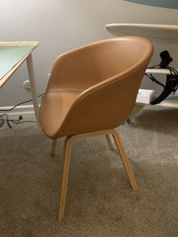 Stylish Leather Tan Chair 