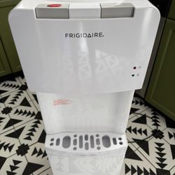 FRIGIDAIRE 3 Or 5 Gal Water Cooler
