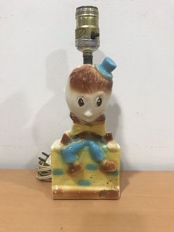 Vintage Humpty Dumpty Ceramic Porcelain Nursery Lamp No chips / working condition Approx 4.25”W x 4.5”D x 11.25”T $20 Pickup in Algonquin or shipping