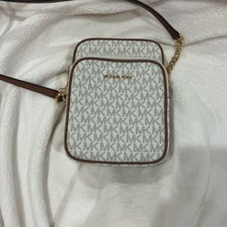 Micheal Kors Crossbody