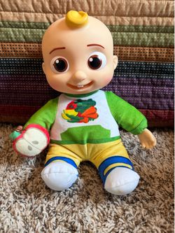CoComelon Snack Time Features JJ Doll with Red Apple Plush - Plays Sounds, Phrases, and Clips of ‘Yes Yes Vegetables Song’