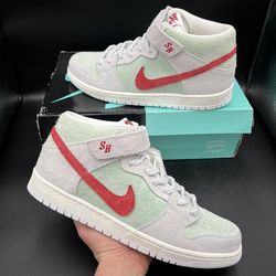 Size 11 - Nike SB Dunk Mid White Widow 2019