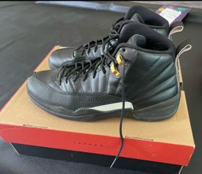 2 pairs of jordans