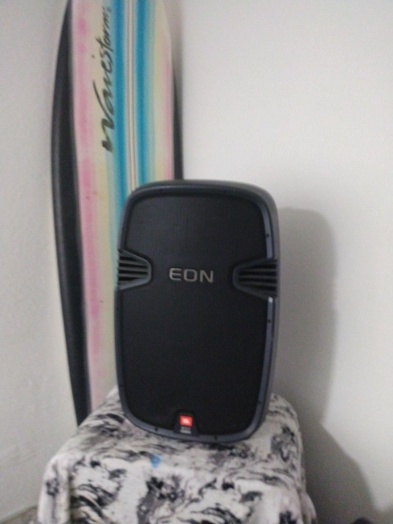 JBL 500 Speaker