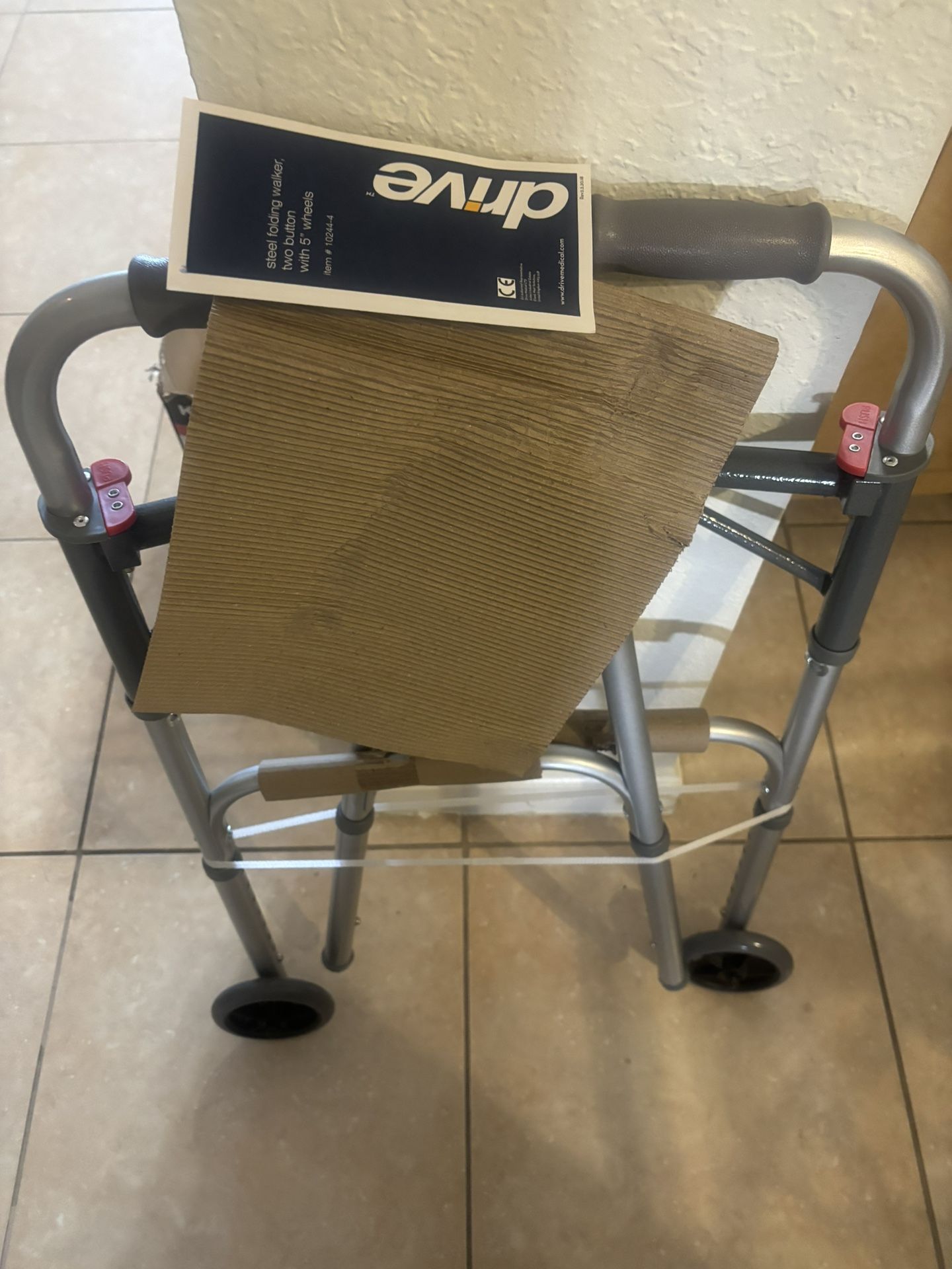 Bathroom Cammote Chair And Walker