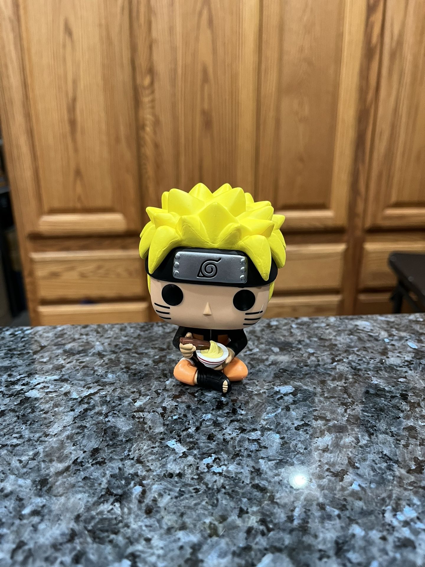 Vinyl Toy Funko Pop! Naruto Shippuden Naruto Uzumaki Eating Ramen Box Lunch Exclusive #823.  Preowned No Box 