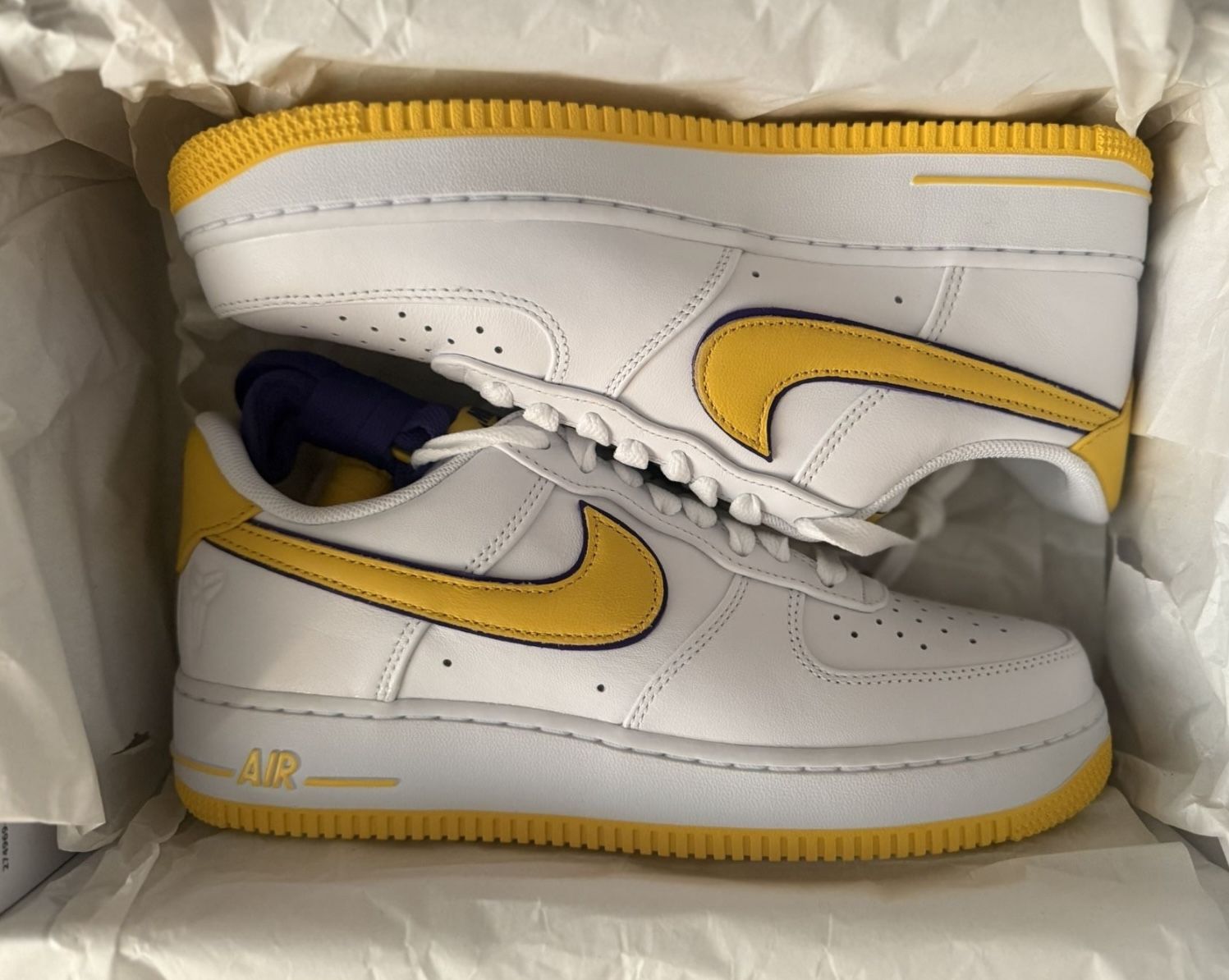 NEW 2024 NIKE AIR FORCE ONE LOW “Kobe Bryant Lakers Home” Sz10