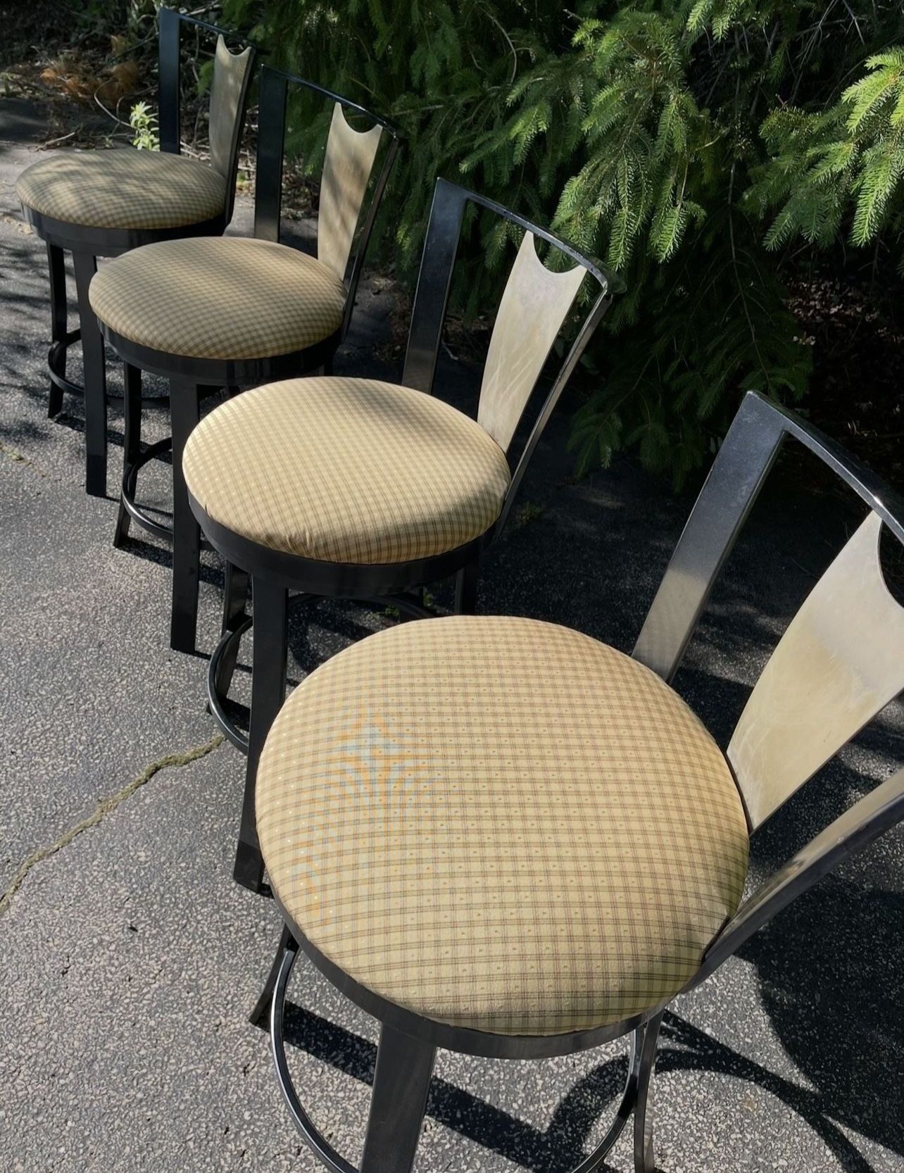 Set Of 4 Heavy Duty Swiveling Stools
