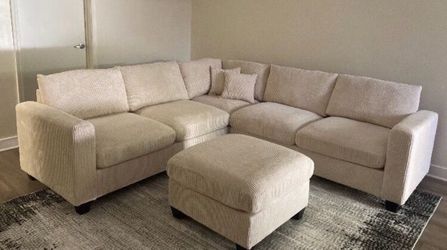 New 99x99 sectional couch / free delivery