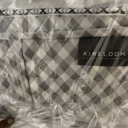 Mattresses aireloom pillow top queen size brand new