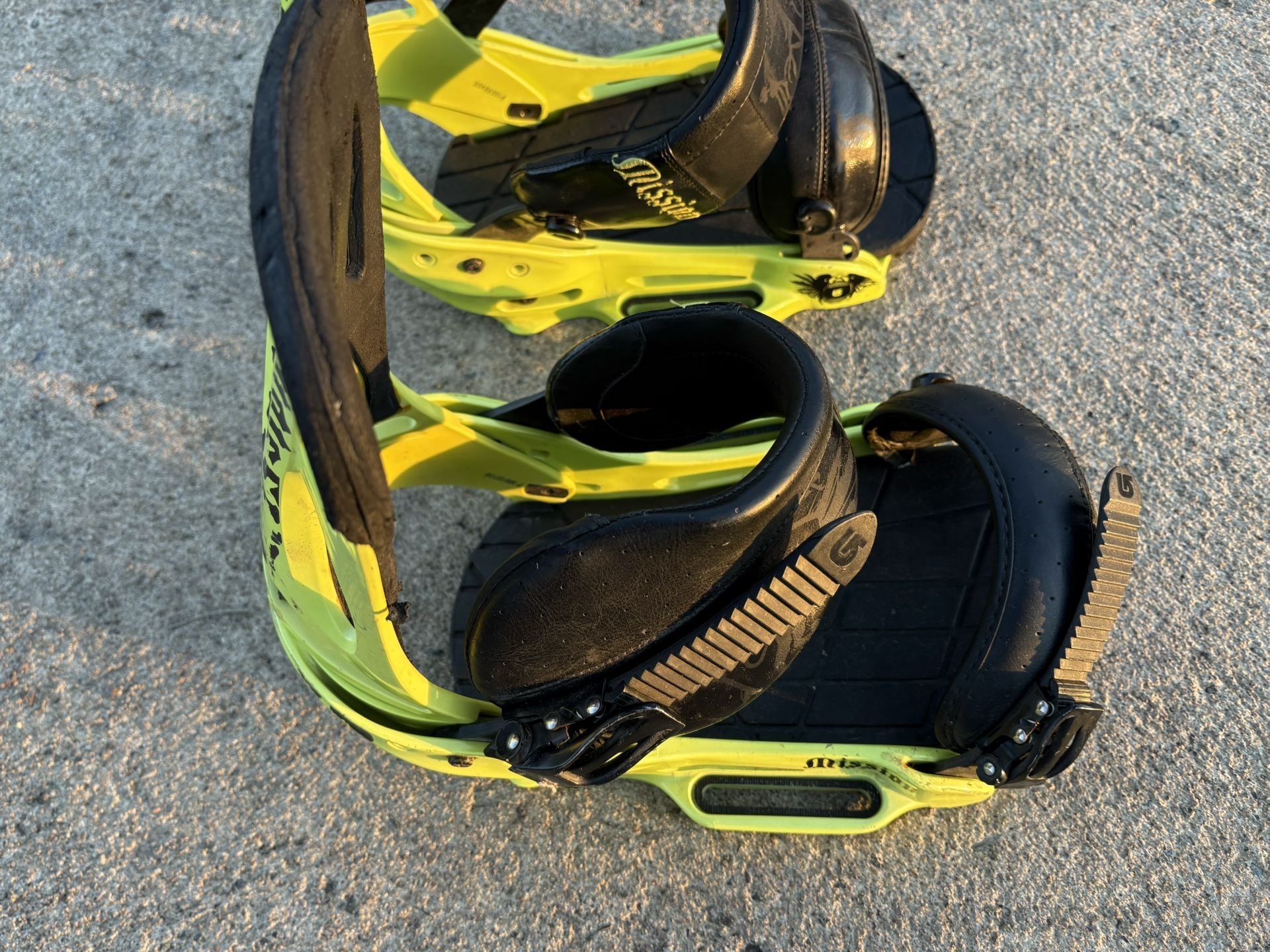 New Burton Mission Large Snowboard Bindings