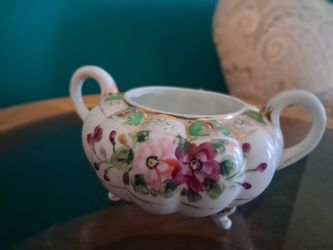 Decorative porcelain bowl