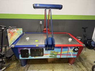 Ice Commercial Coin Op Arcade Air Hockey Table Clean
