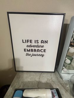 4-PIECE WALL ART & HOME DÉCOR SET – EVERYTHING MUST GO! 🤍🖤✨