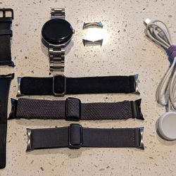 Google Pixel Watch 1 With Multiple Bands