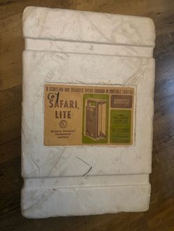 Burgess Safari Lite Battery Powered Fluorescent Lantern