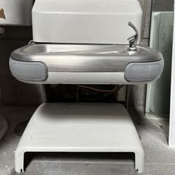  Wall Mounted Water Drinking Fountain 