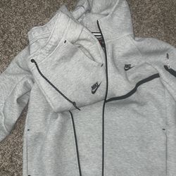 Size Medium grey Nike Tech 