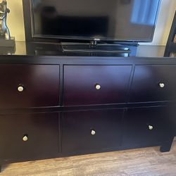 Dresser Mirror Set (with FREE smartTV) 