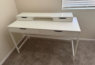 Alex Desk