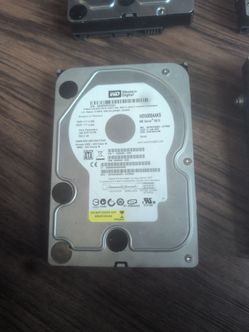**500GB**Western Digital Caviar

SE16 desktop hard drive model WD5000AAKS.