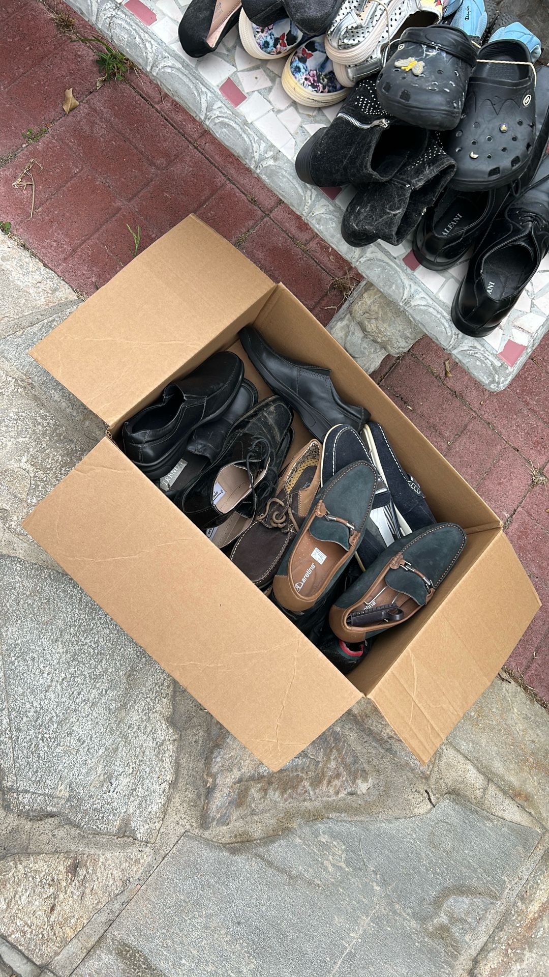 HUGE YARD SALE !! 9947 Belcher St Downey Ca 90242