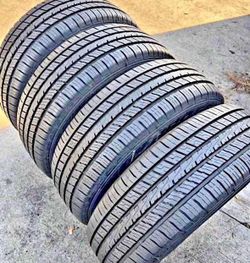 Set 235/65-17 falken con el 80% de vida