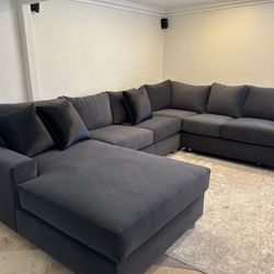 Brand New Elegant Xl Comfy Sectional Set 